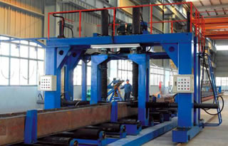 Máquina de solda para coluna tipo caixa